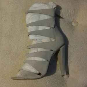 NWOT L.A.M.B. GWEN STEFANI GREY SUEDE & LEATHER